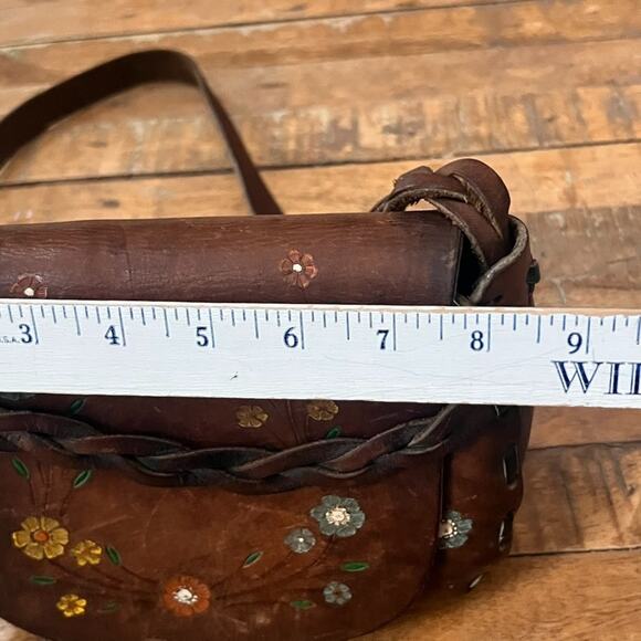 Vintage Shoulder Bag 8.5in Hand Tooled Braided Leather W/ Hand Painted Flowers - Picture 9 of 15